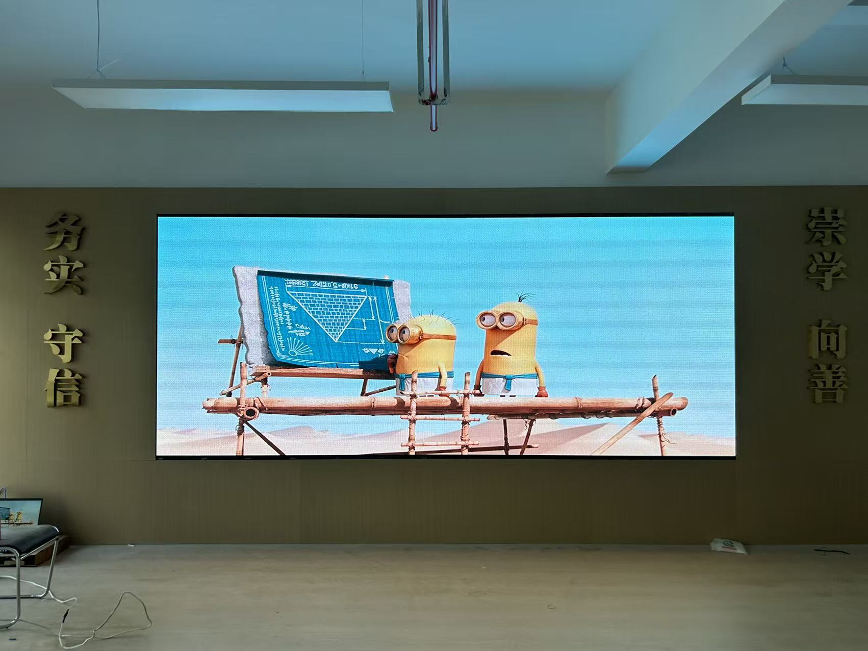 嵌入式安装LED屏如何正确预留孔位尺寸？网线和电线如何预留不出错？